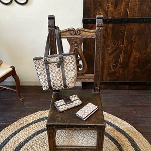 Coach shoulder bag with wallet and checkbook holder